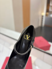 VALENTINO 26S MARY JANE HEELS 60 MM IN BLACK SMOOTH CALFSKIN WITH GOLD HARDWARE