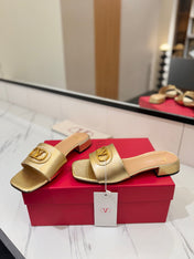 VALENTINO 26S SANDALS IN GOLD SMOOTH CALFSKIN WITH GOLD HARDWARE