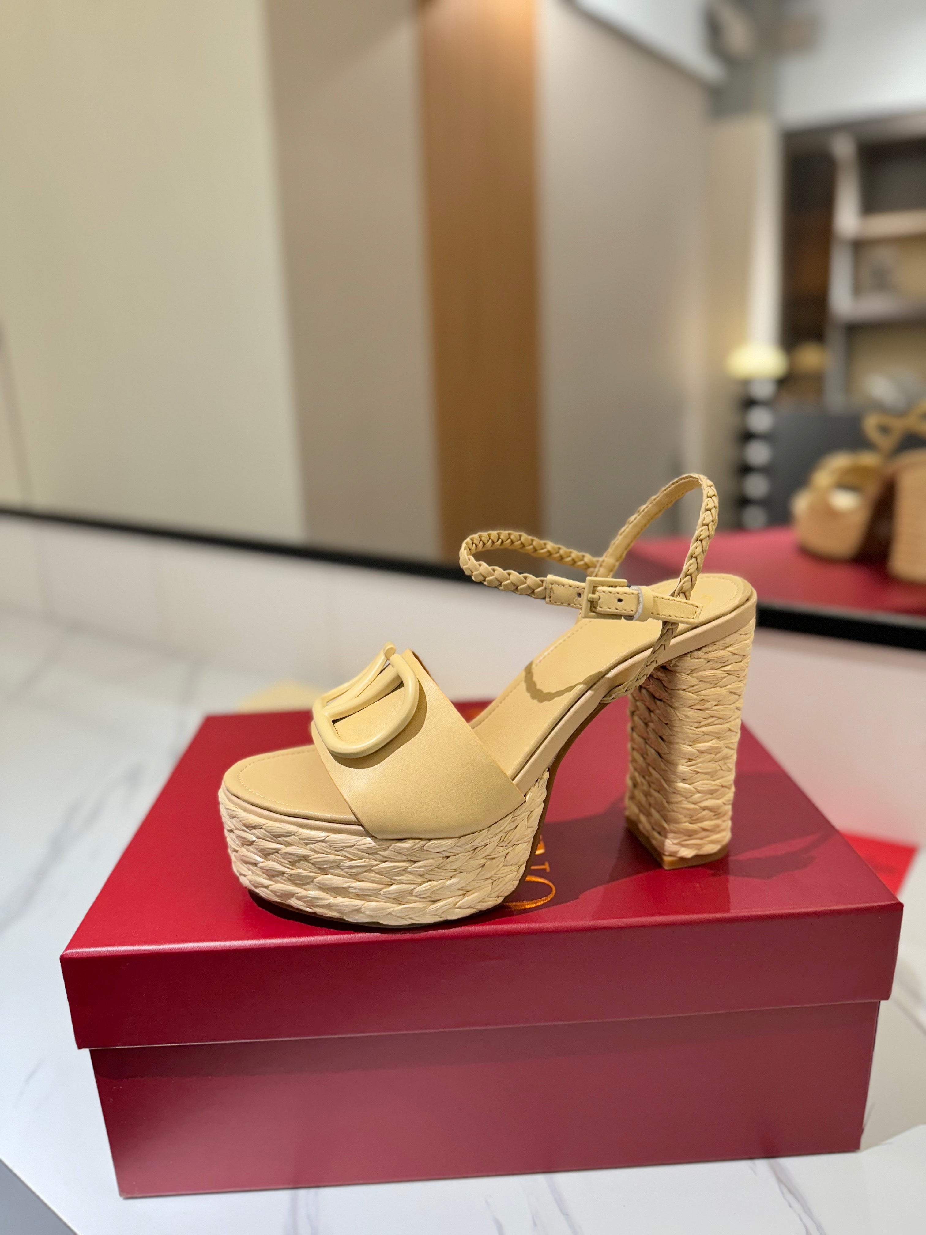 VLTN ESPADRILLE WEDGE SANDALS 25S 115 MM IN GOLDEN BEIGE LAMBSKIN