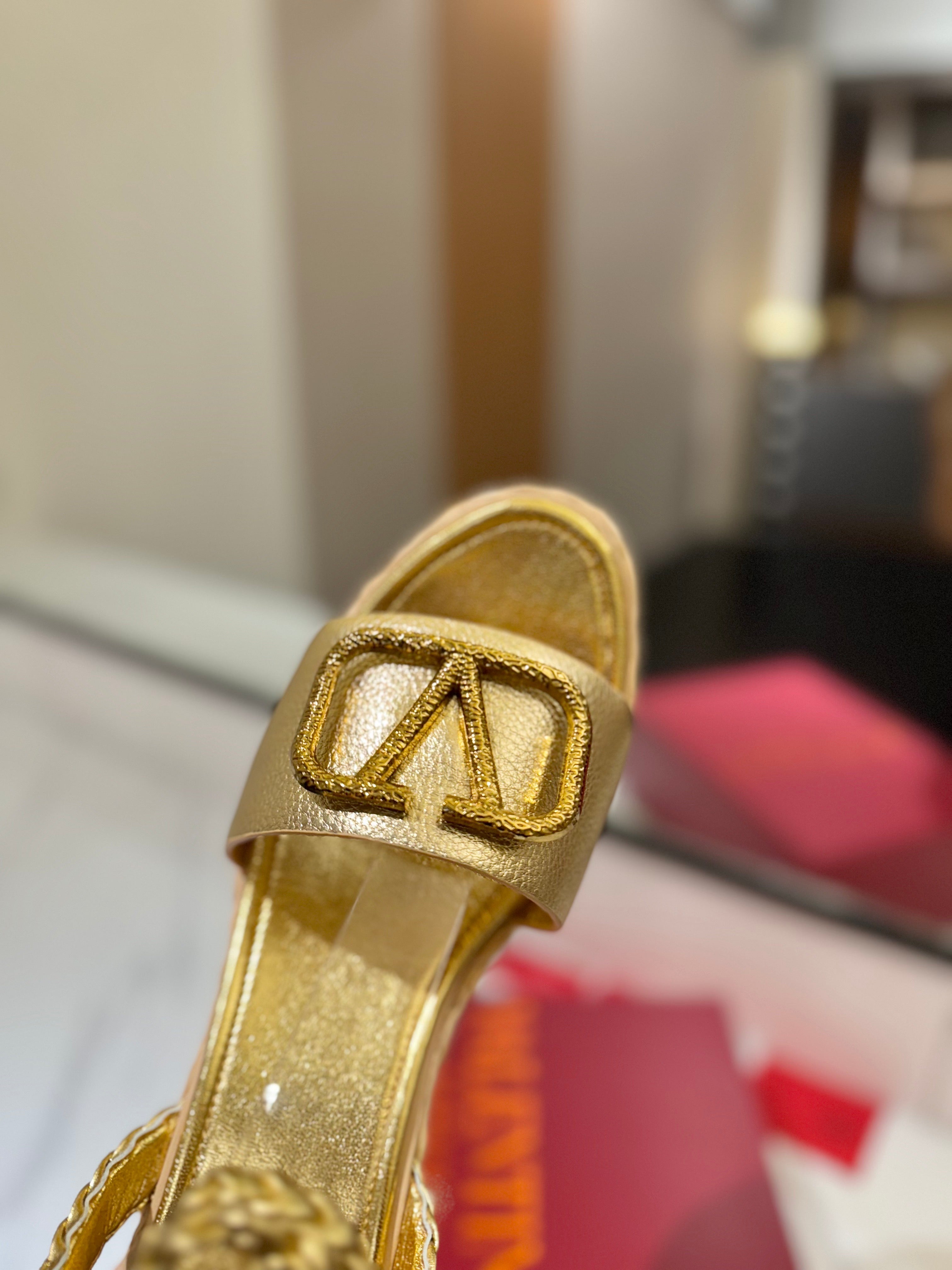 VLTN ESPADRILLE WEDGE SANDALS 25S 90 MM IN GOLD LAMBSKIN STYLE 1