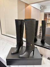 YSL 26S KNEE-HIGH BOOTS 95 MM IN BLACK CALFSKIN