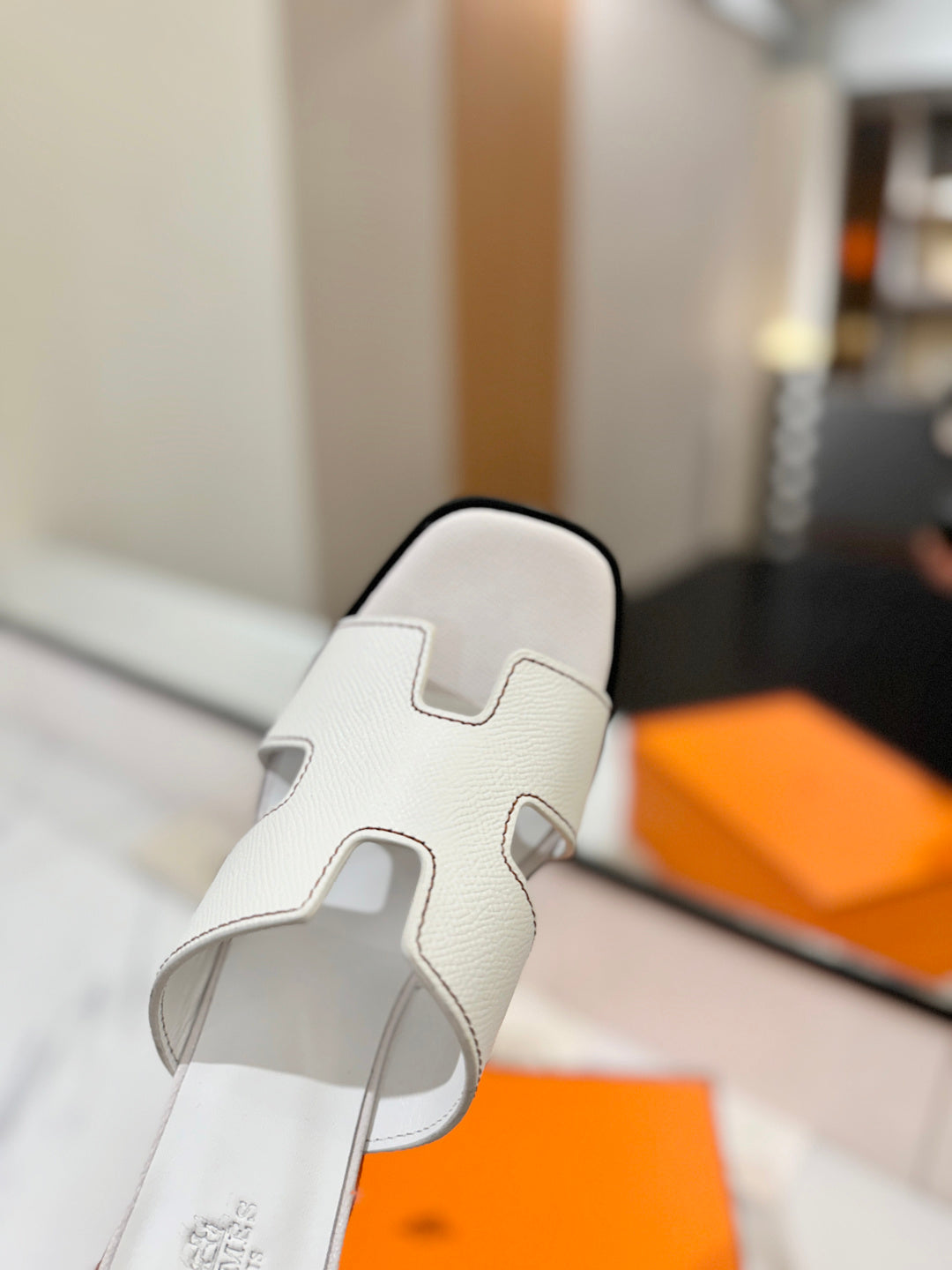HM 26S HELIA SANDAL 70MM IN WHITE EPSOM CALFSKIN