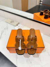 HM 26S HELIA SANDAL 70MM IN CARAMEL BROWN SUEDE