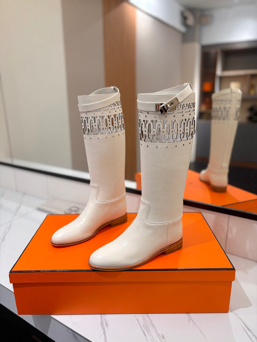 HM 26S PERFORATED HIGH-TOP BOOTS IN CREAM WHITE CALFSKIN