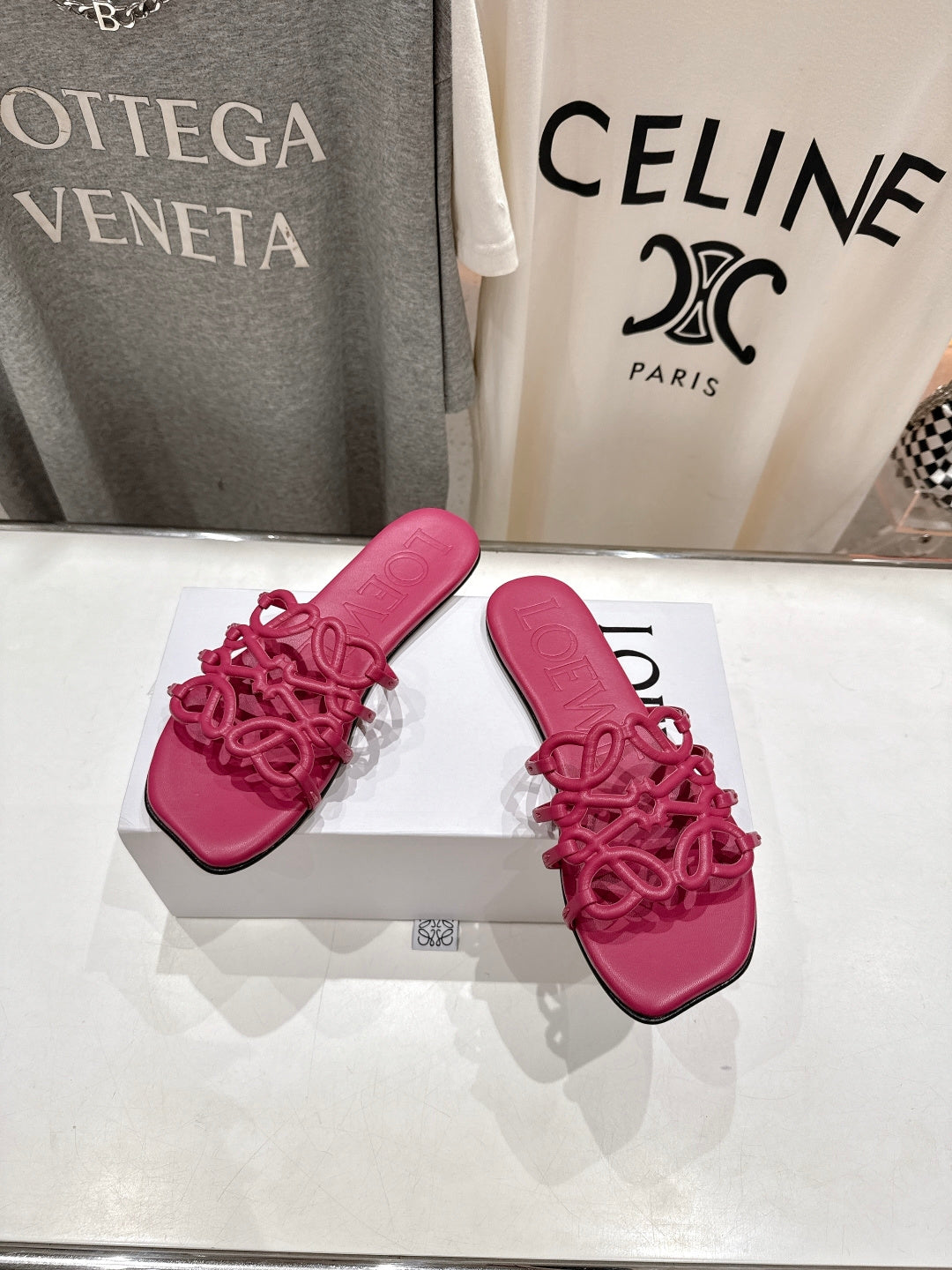 LOEWE 26S PETAL ANAGRAM SLIDE IN DARK ROSE PINK CALFSKIN