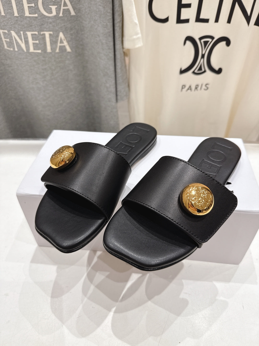 LOEWE 26S PEBBLE SLIDE IN BLACK CALFSKIN GOLD HARDWARE