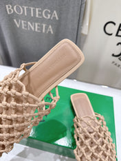 BOTTEGA VENETA 26S WOVEN MULES IN BEIGE LAMBSKIN
