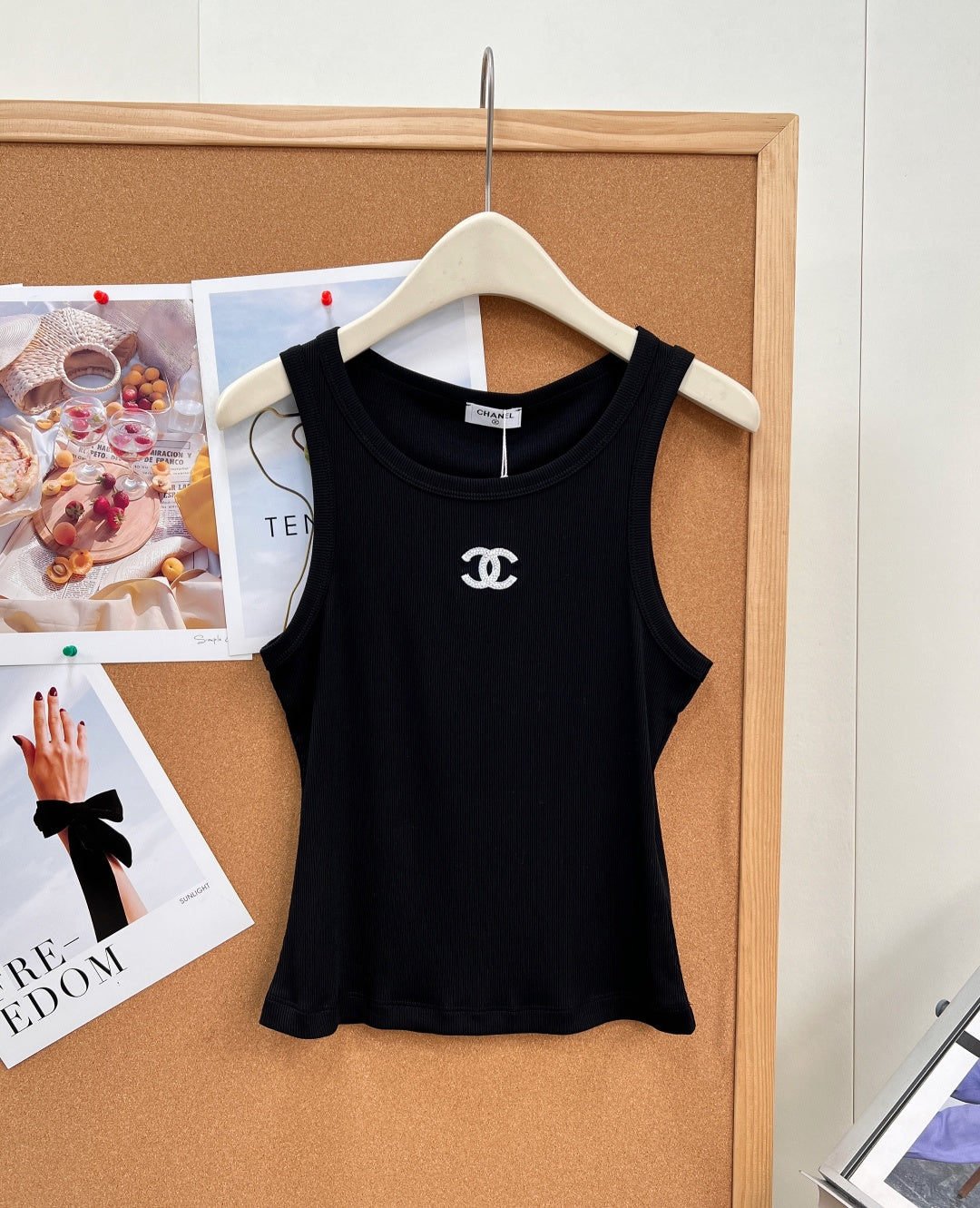 CHANEL 26S SLEEVELESS T-SHIRT 1407