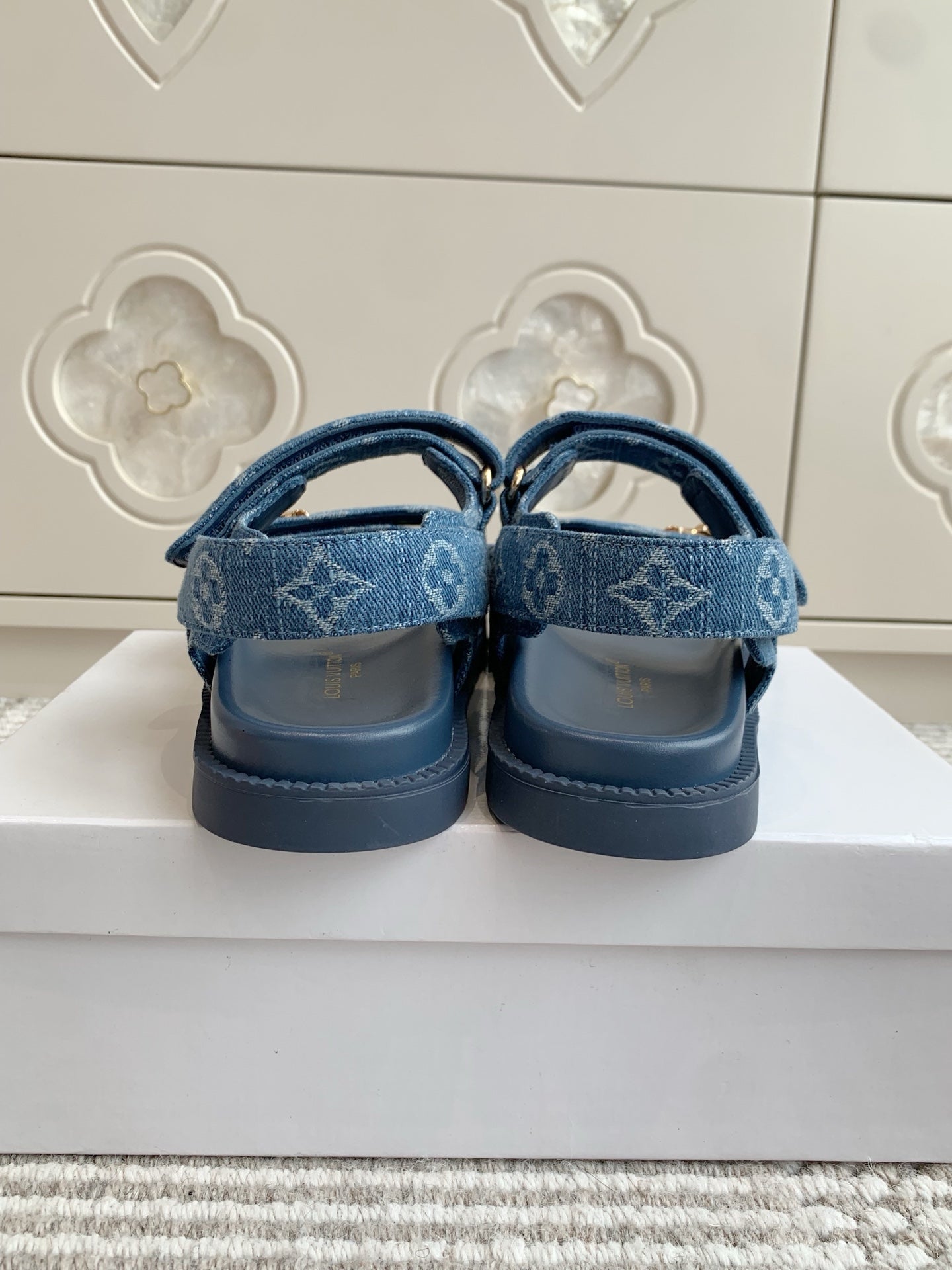 LV SANDALS 25S IN BLUE DENIM AND CALFSKIN WITH GOLD HARDWARE