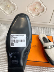 HM 25S CATENA MULE IN BEIGE SHEARLING AND BLACK LAMBSKIN WITH SILVER HARDWARE
