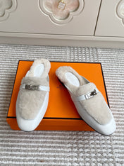 HM 25S CATENA MULE IN BEIGE SHEARLING AND WHITE LAMBSKIN WITH SILVER HARDWARE
