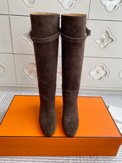 HM 25S TALL BOOTS 90 MM IN DARK BROWN SUEDE
