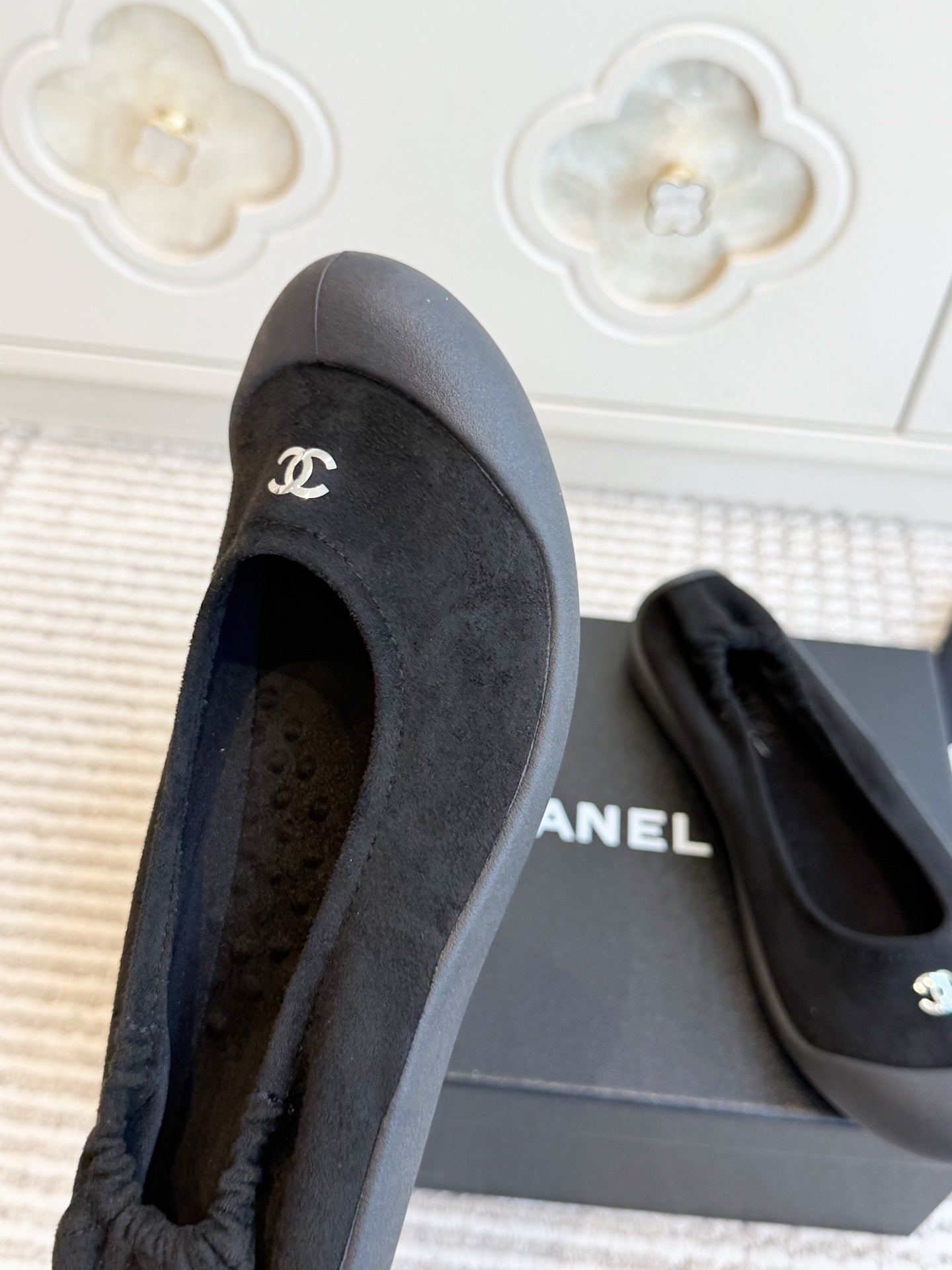 CHANEL 26S BALLET FLATS IN BLACK SUEDE AND LAMBSKIN