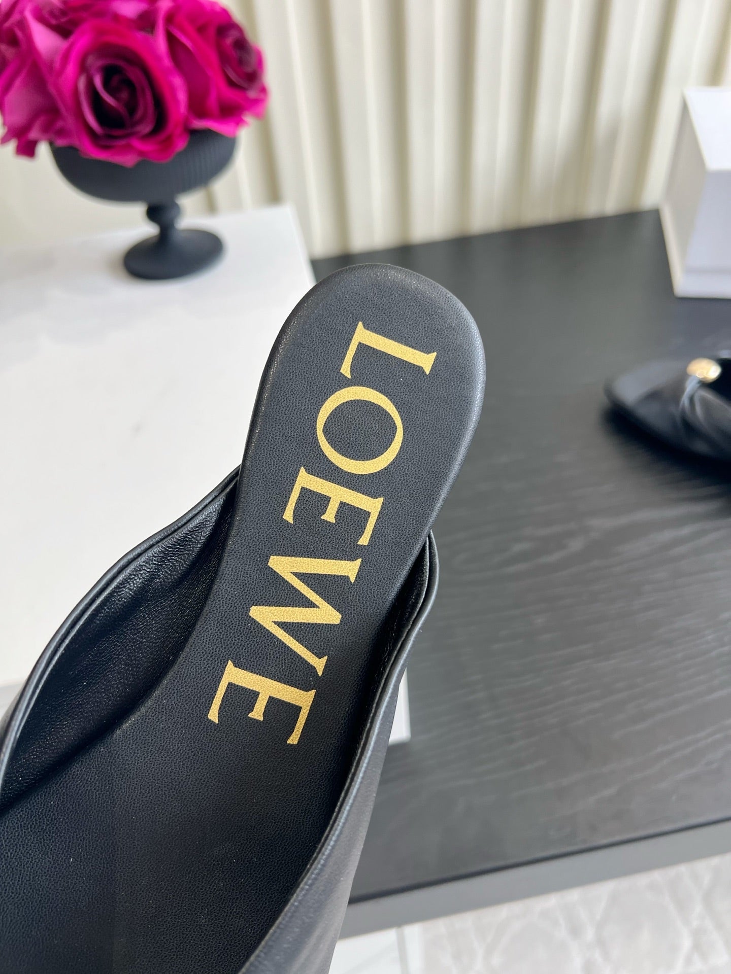 LOEWE 26S SANDALS IN BLACK LAMBSKIN