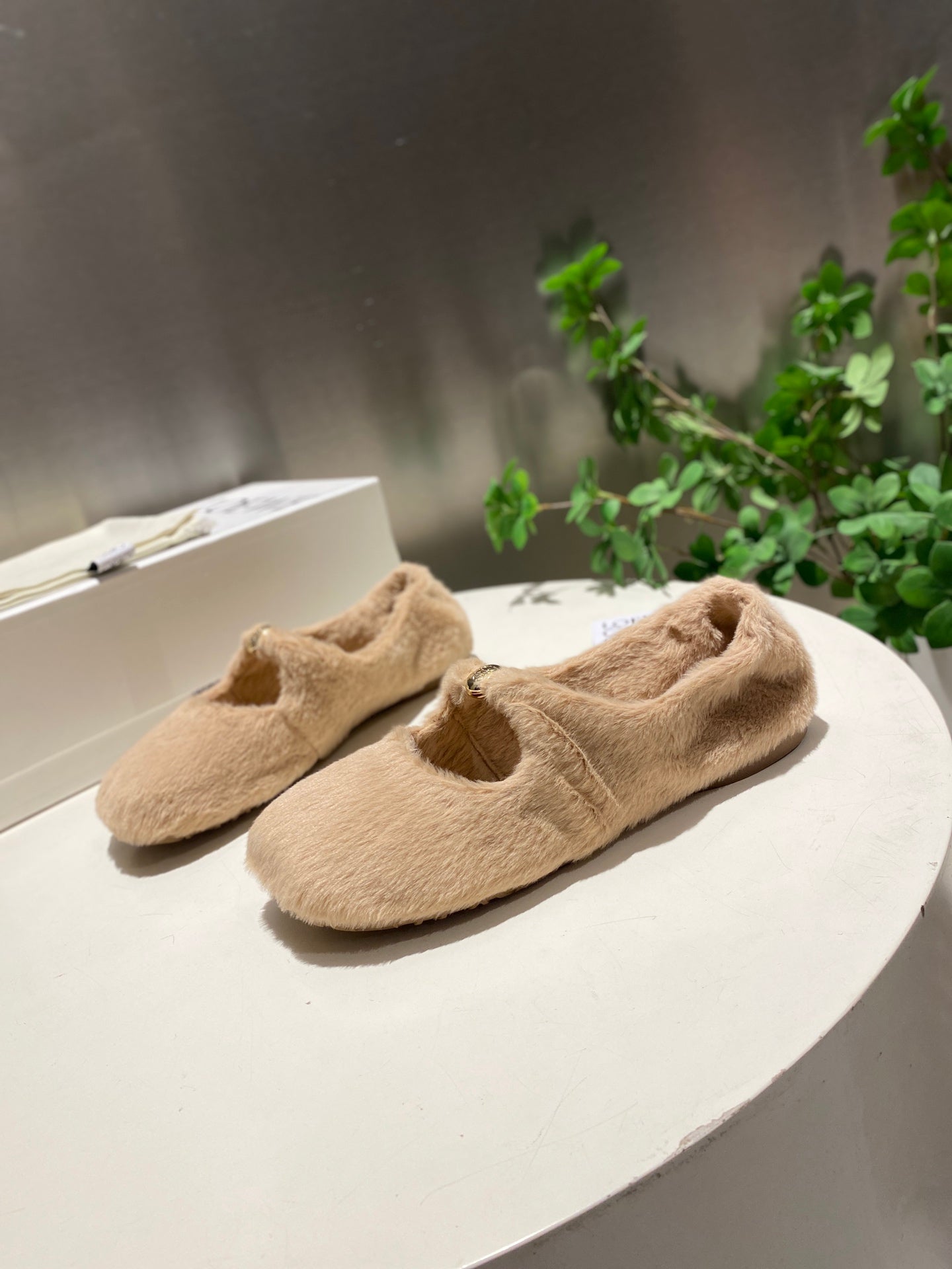 LOEWE 26S BALLET FLATS IN BEIGE SHEARLING