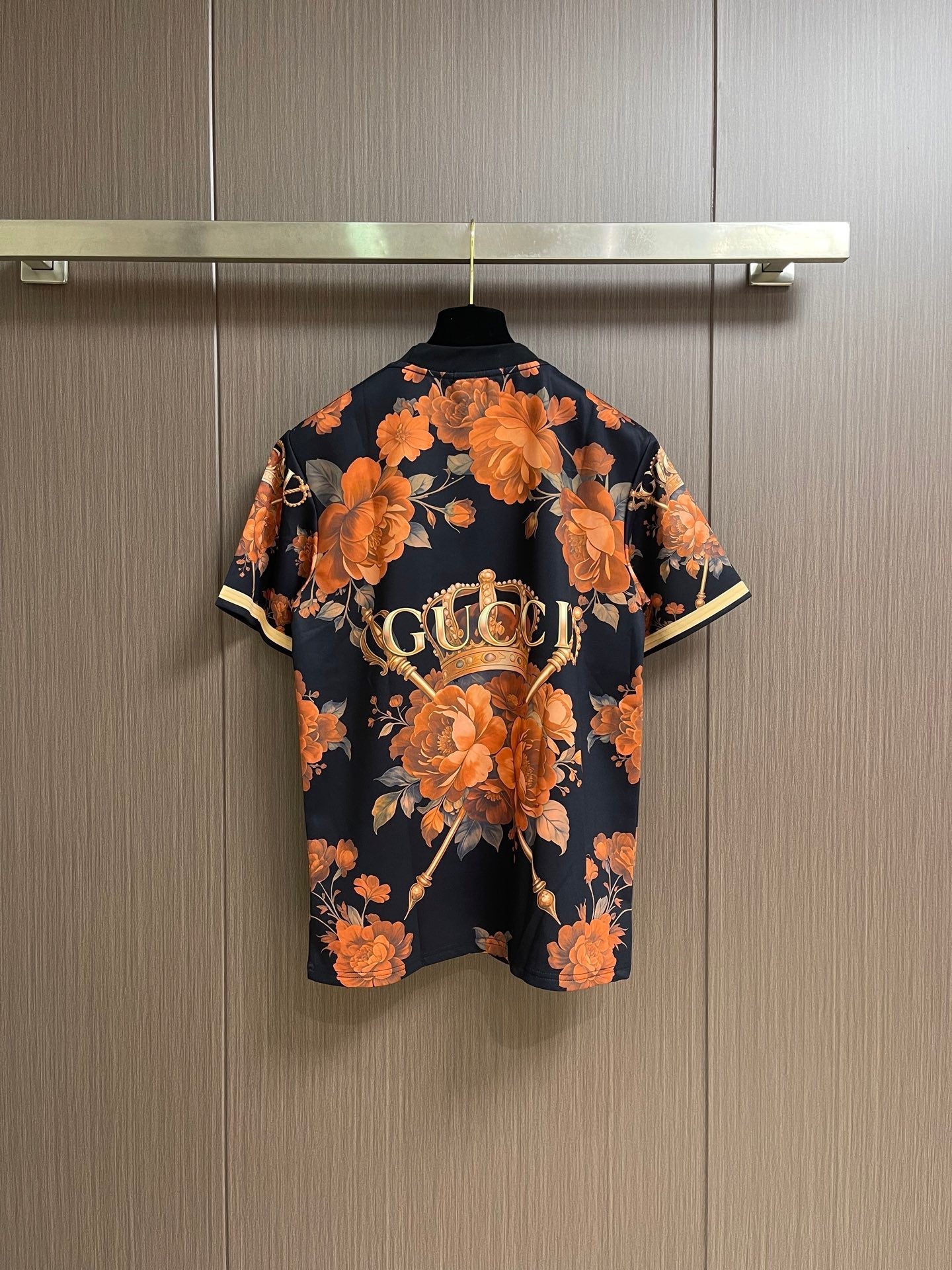GUCCI 26S SHORT-SLEEVE T-SHIRT AND SHORTS SET 565