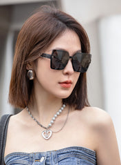 MONTAIGNE SUNGLASS CD1086 IN ACETATE