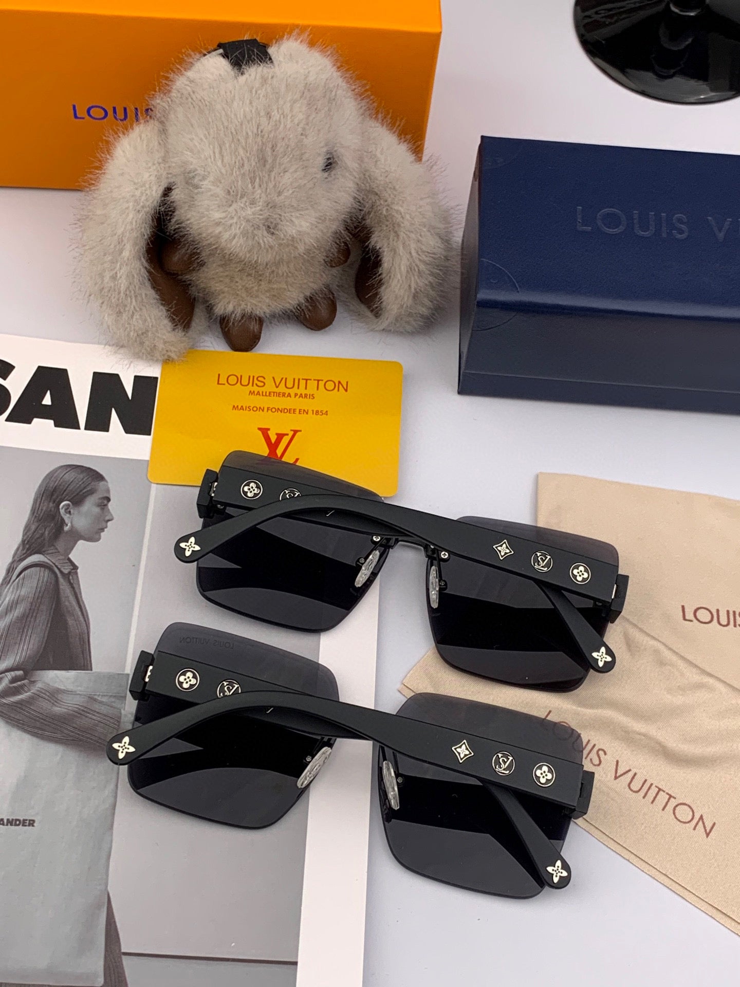 SQUARE SUNGLASSES L5970 IN BLACK ACETATE