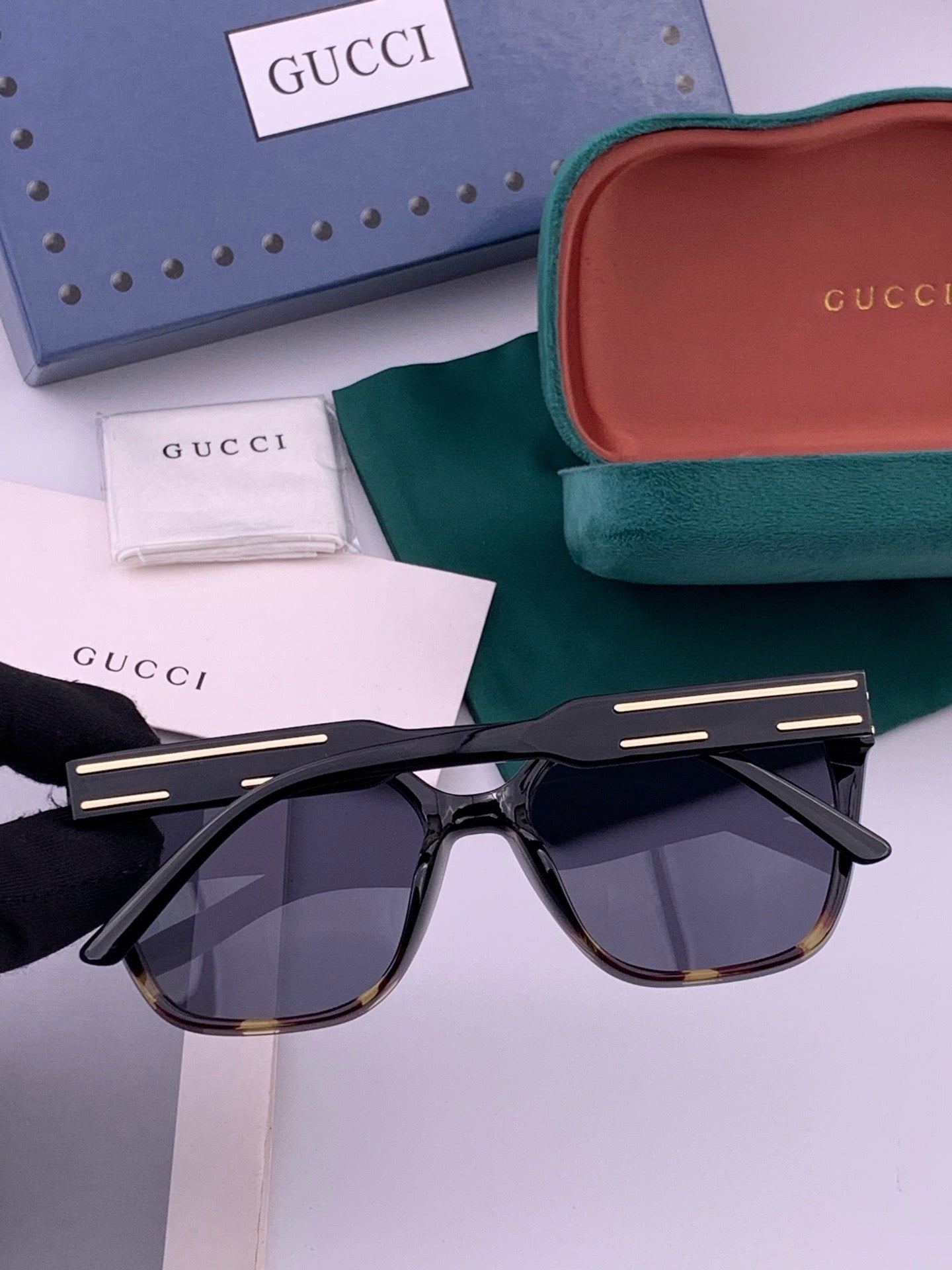 GUCCI 26S SQUARE FRAME IN ACETATE 426553