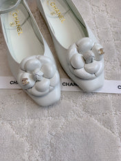 CHANEL 25S CAMELLIA SQUARE TOE FLATS IN WHITE CALFSKIN GOLD HARDWARE
