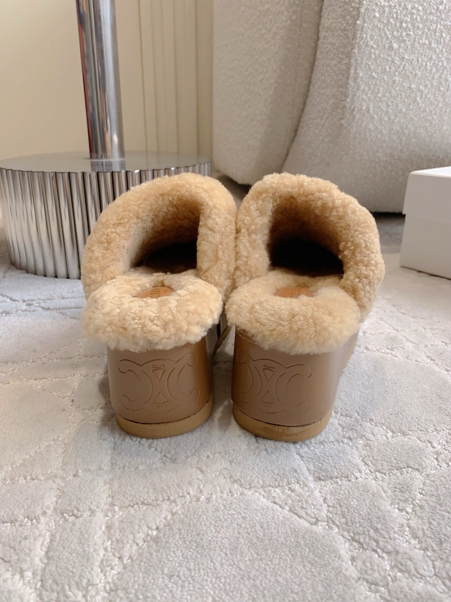 CELINE 25S DANA WEDGE MULE 70MM IN LIGHT BROWN SUEDE CALFSKIN AND SHEARLING