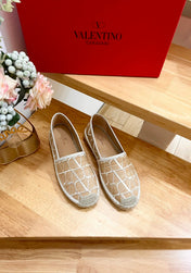 VALENTINO 26S SLIP ON SHOES IN WHITE AND BEIGE RAFFIA