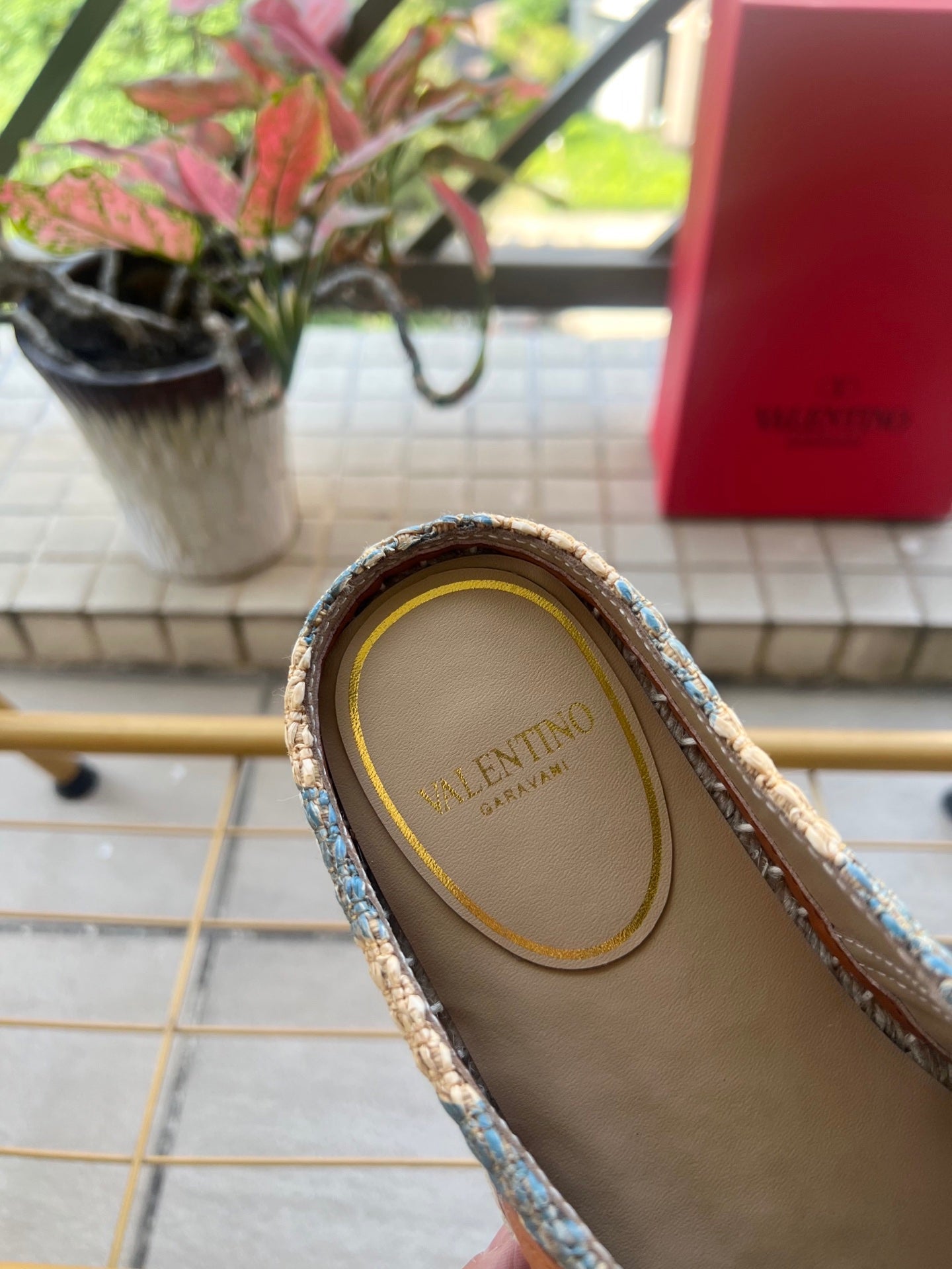 VALENTINO 26S ESPADRILLE MULES IN BLUE AND BEIGE RAFFIA