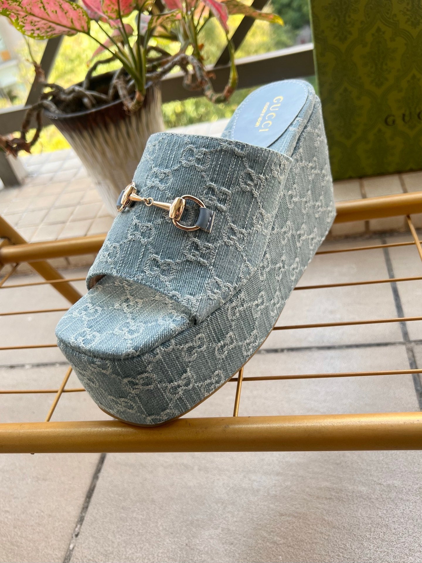 GUCCI 26S WEDGE SANDALS 100 MM IN LIGHT BLUE DENIM
