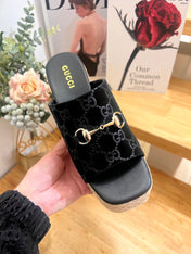 GUCCI 26S WEDGE SANDALS 100 MM IN BLACK VELVET