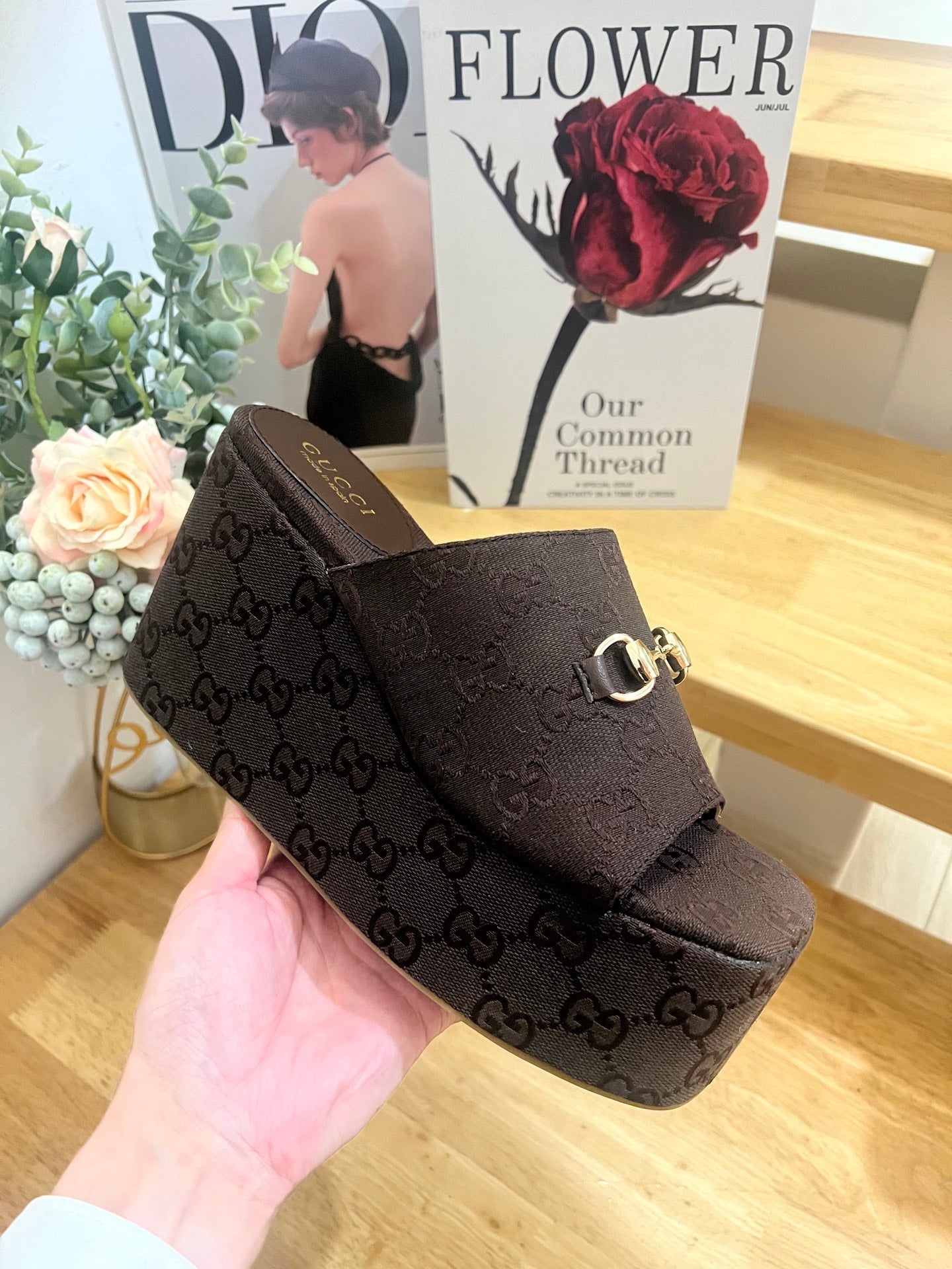 GUCCI 26S WEDGE SANDALS 100 MM IN DARK BROWN CANVAS