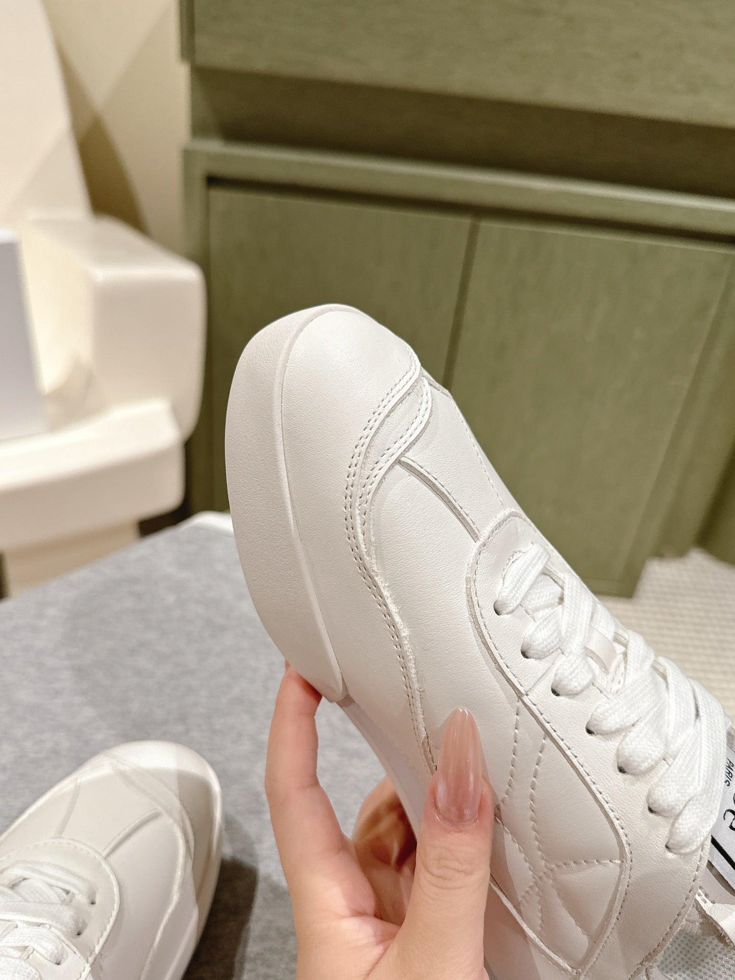 CHLOÉ 26S SNEAKERS IN WHITE CALFSKIN