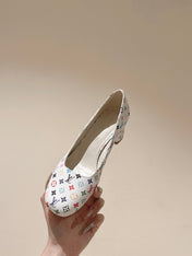 SWING HIGH PUMP 55 MM IN WHITE MONOGRAM CALFSKIN