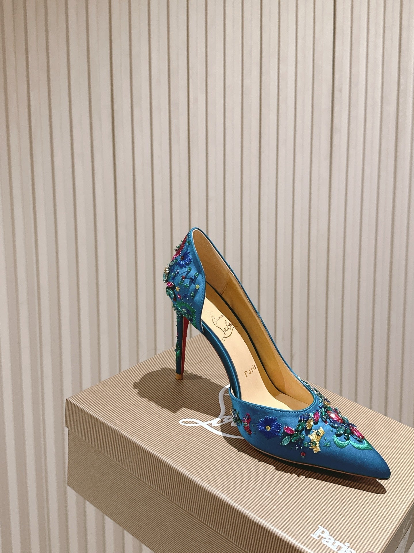 COLORFUL EMBROIDERED IRIZA PUMPS 105MM IN AQUA BLUE SATIN
