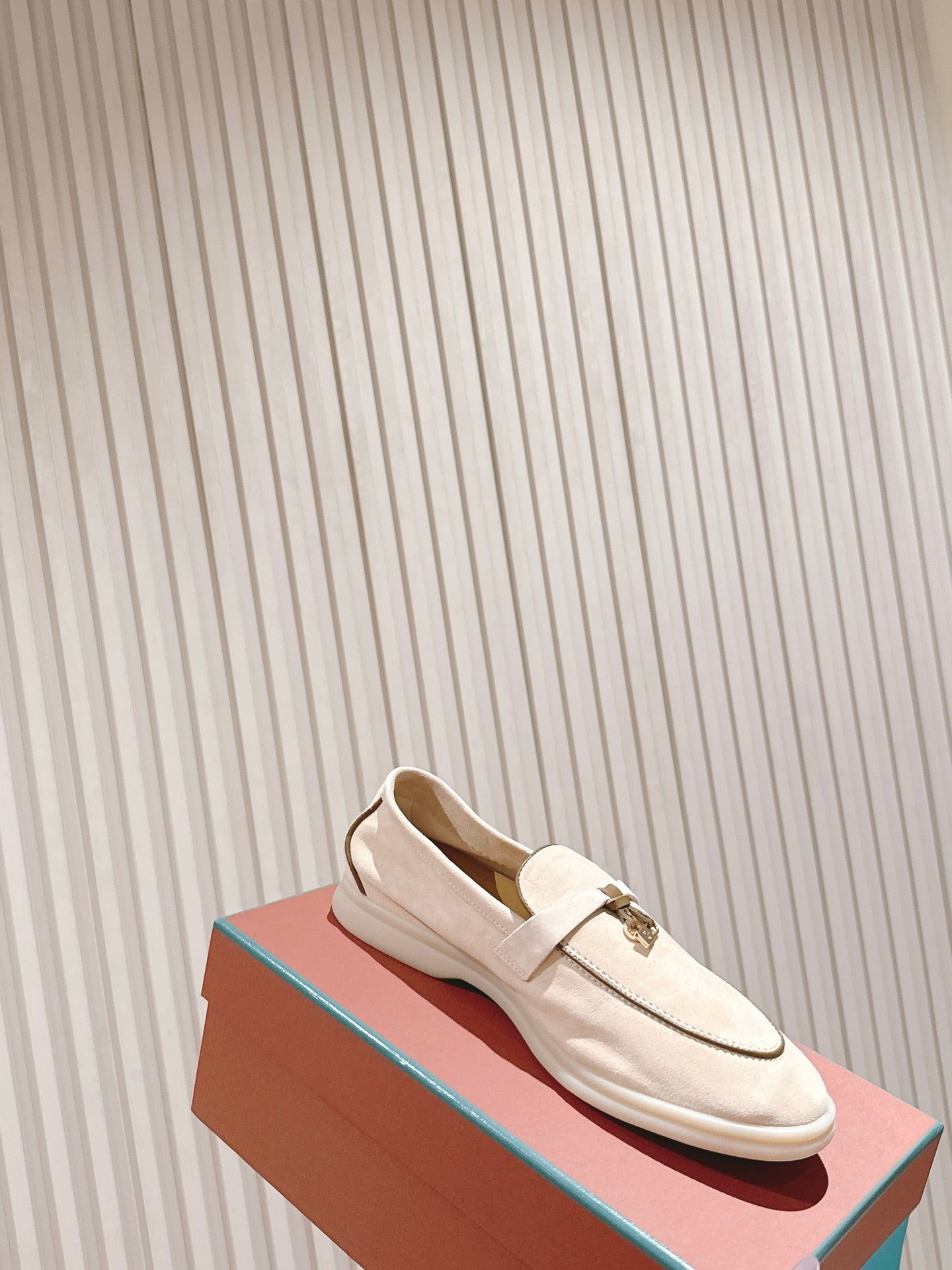 LP LOAFERS 25S IN CHAMPAGNE BEIGE SUEDE WITH SILVER HARDWARE