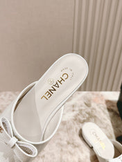 CC FLAT MULES 25S IN WHITE PATENT LEATHER