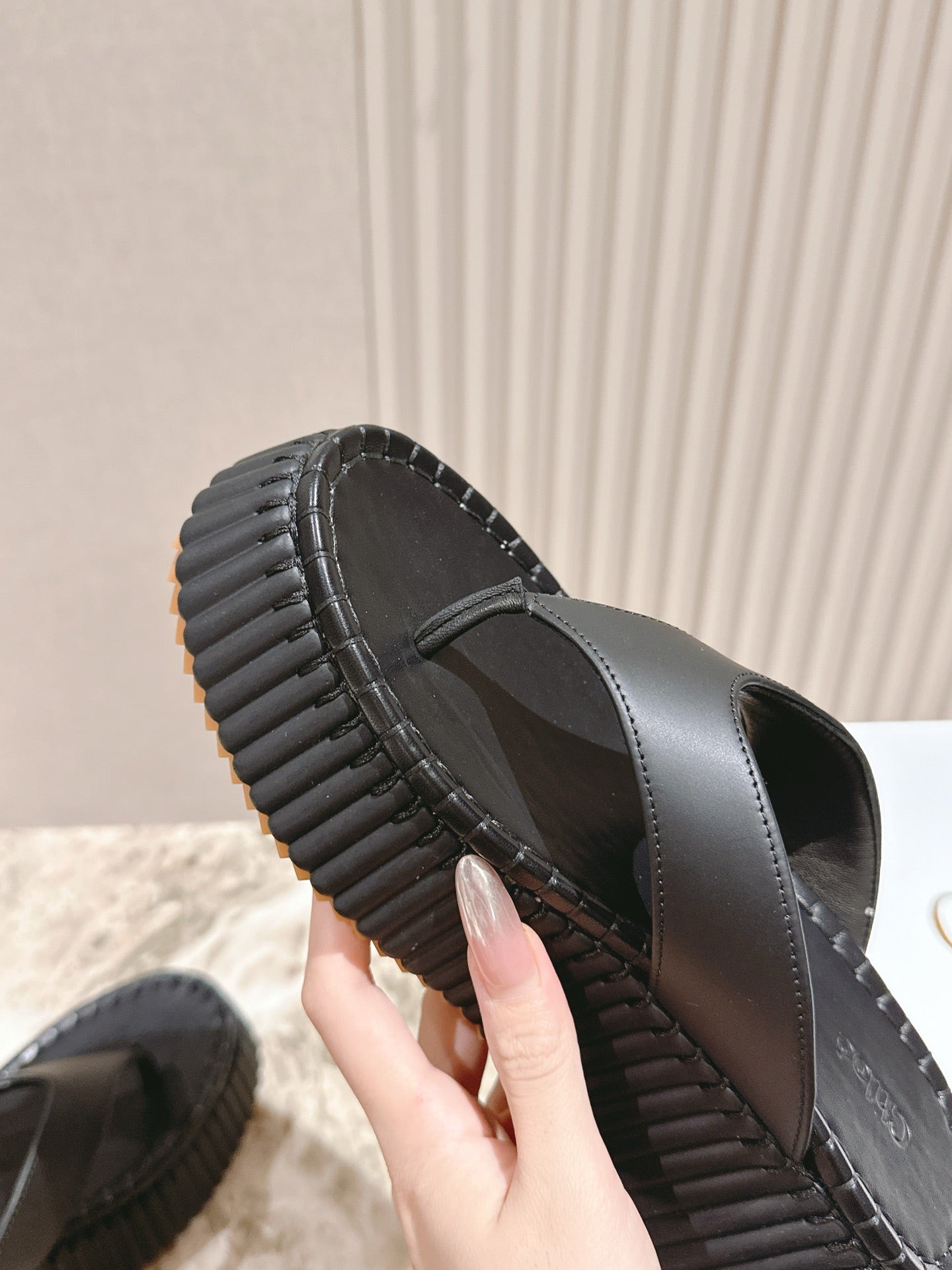 CHLOÉ 26S PLATFORM FLIP-FLOPS IN BLACK LAMBSKIN