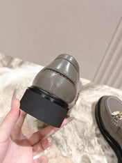 ROGER VIVIER 25S RANGERS CHAIN LOAFER IN GRAY CALFSKIN
