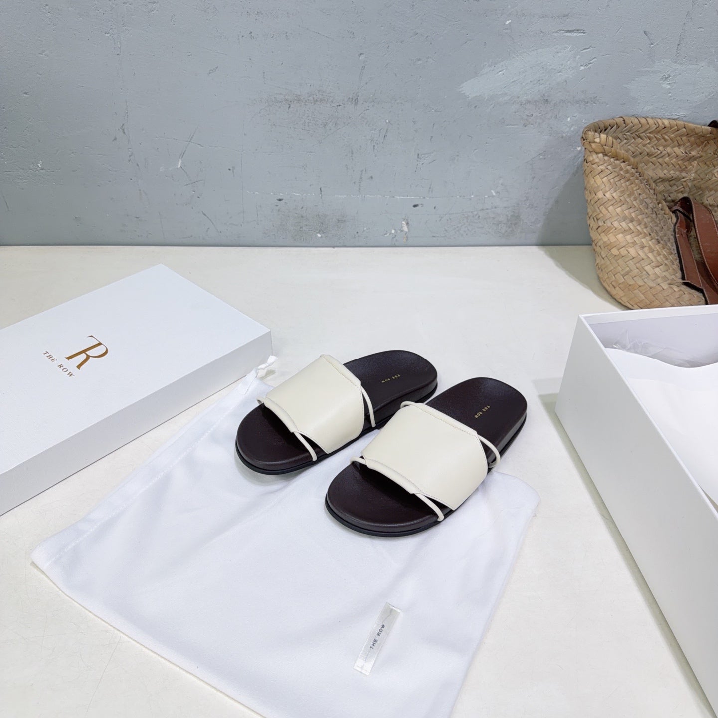 THE ROW 26S STRAP SLIDES IN WHITE CALFSKIN