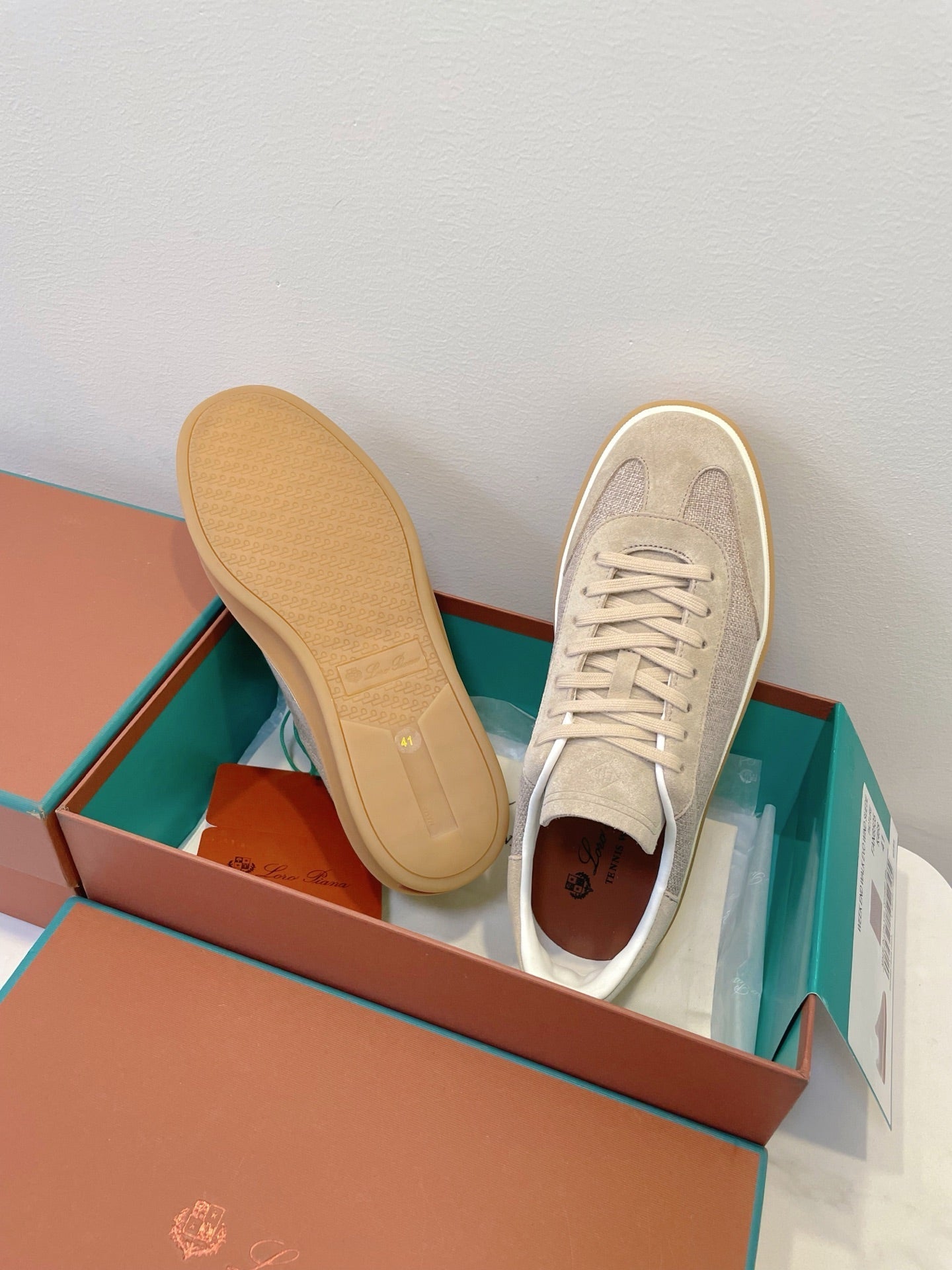 SNEAKERS IN LIGHT BEIGE SUEDE WITH CANVAS