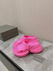 POOL CROCS SLIDE SANDAL IN BRIGHT PINK RUBBER