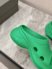 POOL CROCS SLIDE SANDAL IN GREEN RUBBER
