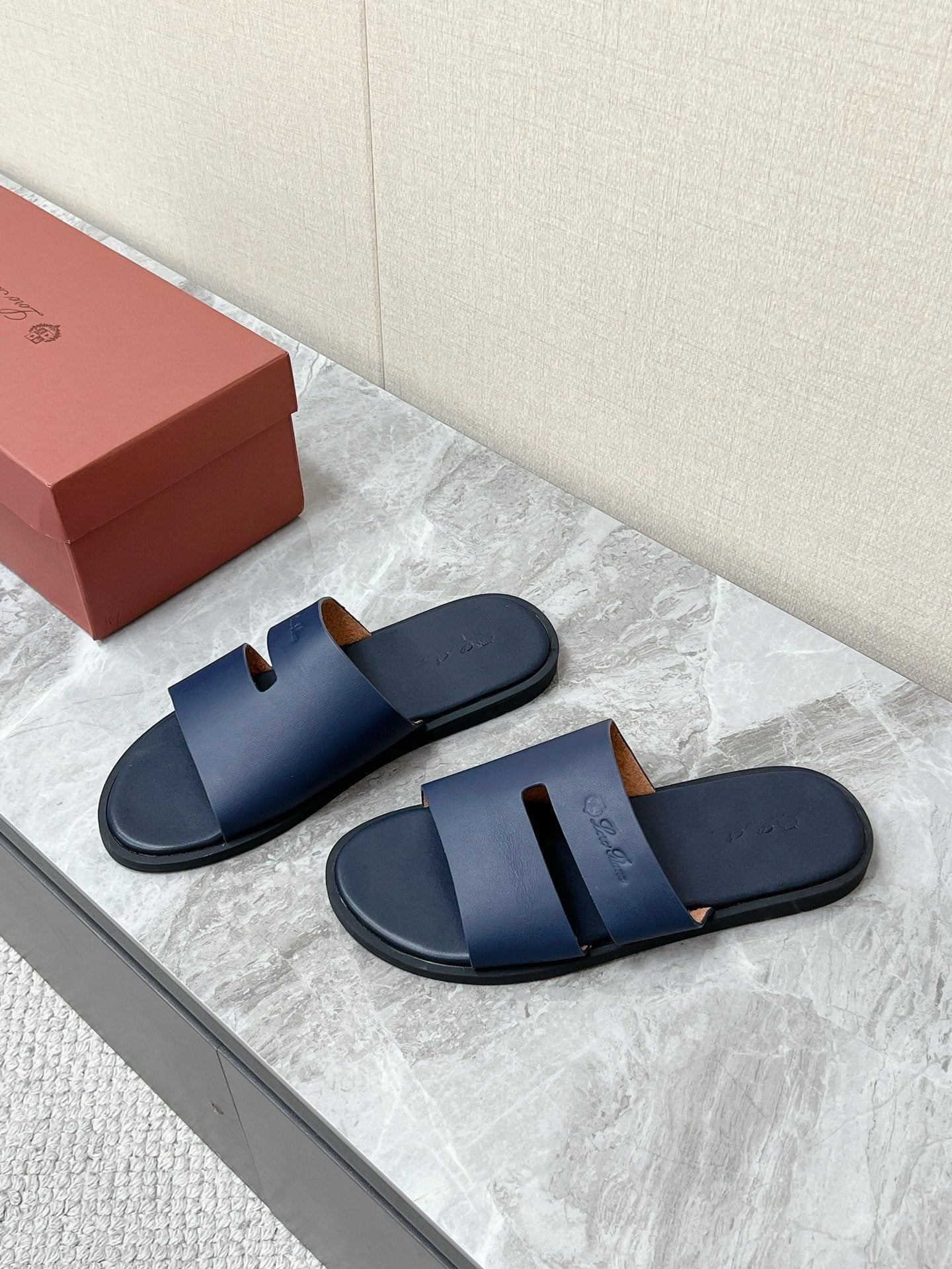 LP 26S CLASSIC H-CUT SLIDES IN NAVY BLUE CALFSKIN
