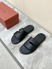 LP 26S CLASSIC H-CUT SLIDES IN BLACK CALFSKIN