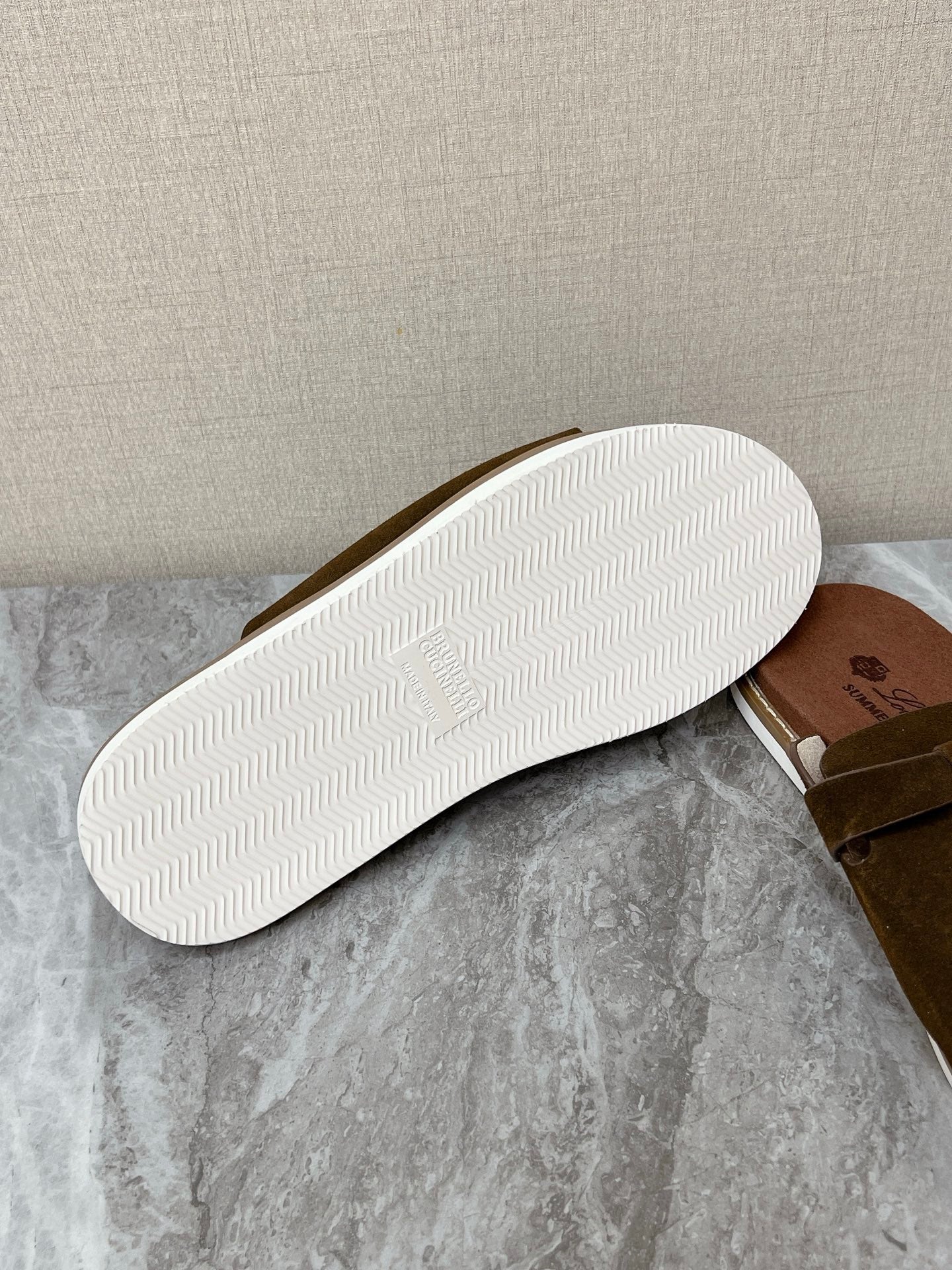 LP 26S LOCK CHARM SLIDES IN DARK BROWN SUEDE SILVER HARDWARE