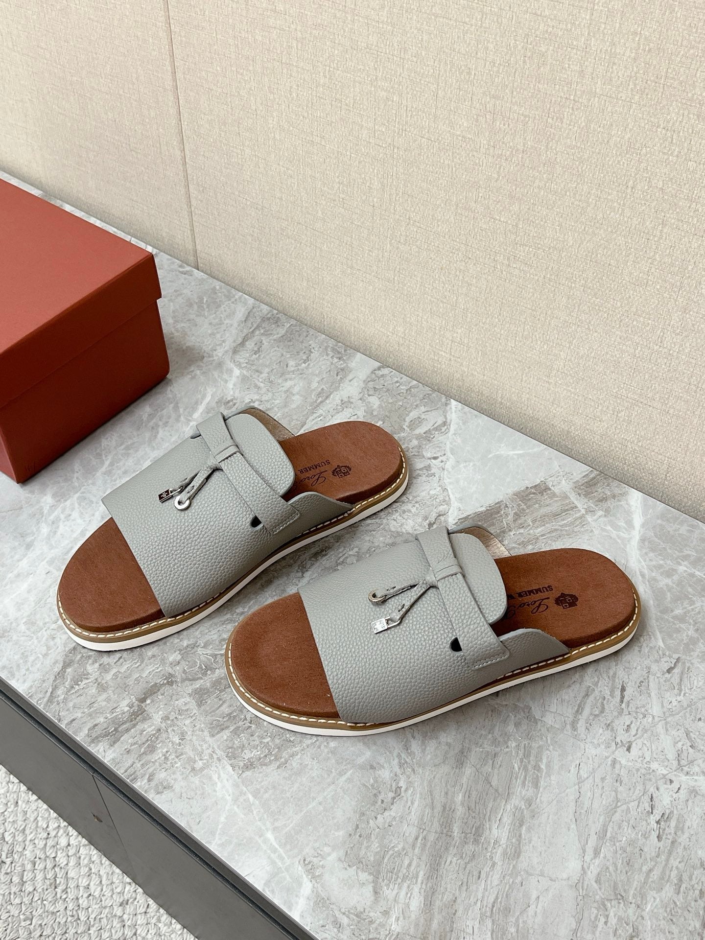 LP 26S LOCK CHARM SLIDES IN GREY CALFSKIN SILVER HARDWARE