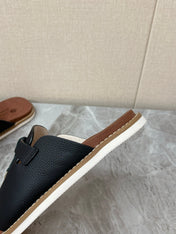 LP 26S LOCK CHARM SLIDES IN BLACK CALFSKIN SILVER HARDWARE
