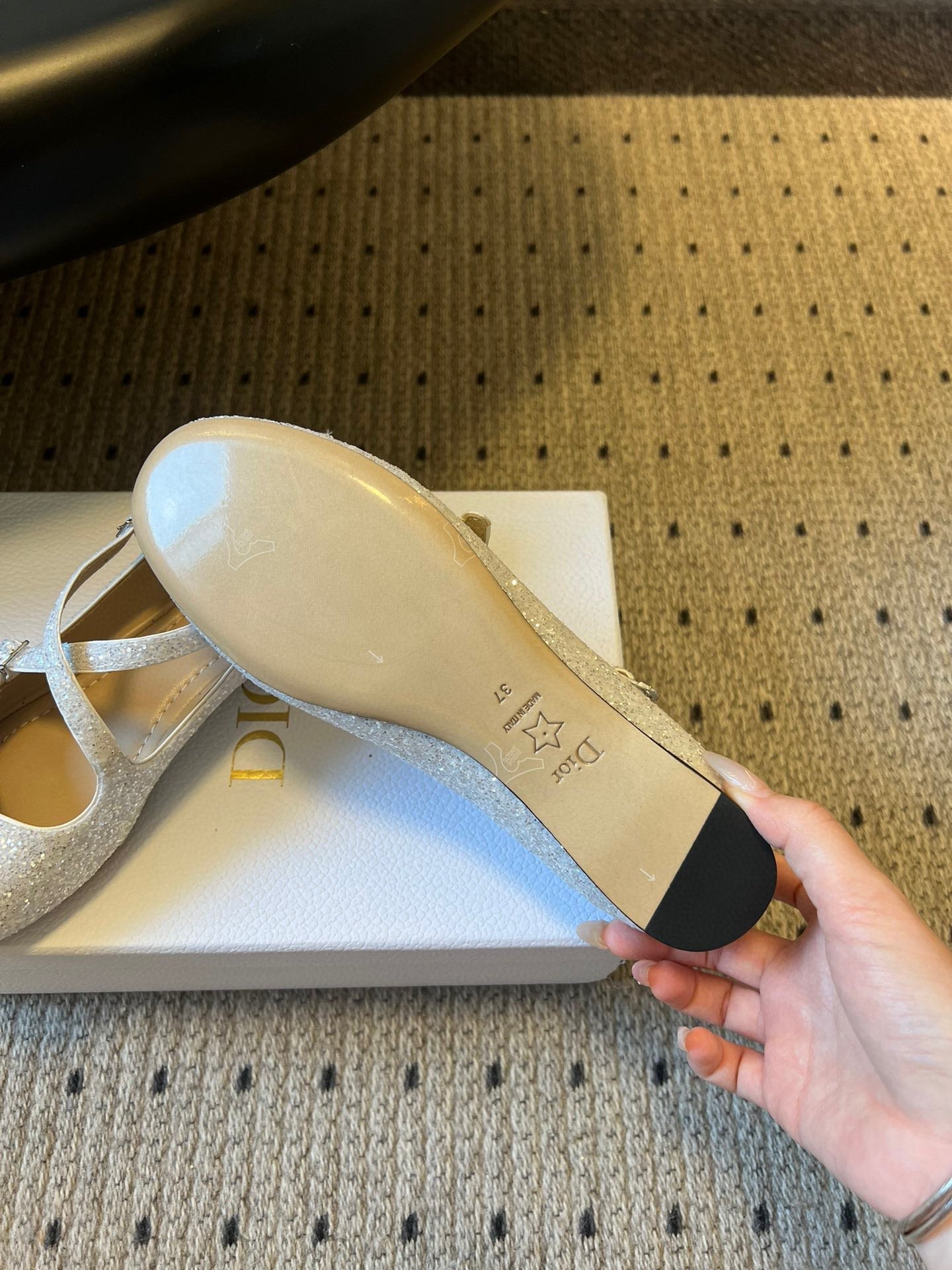 DIOR 26S BALLET FLAT IN WHITE LAMINATED LAMBSKIN AND GLITTER