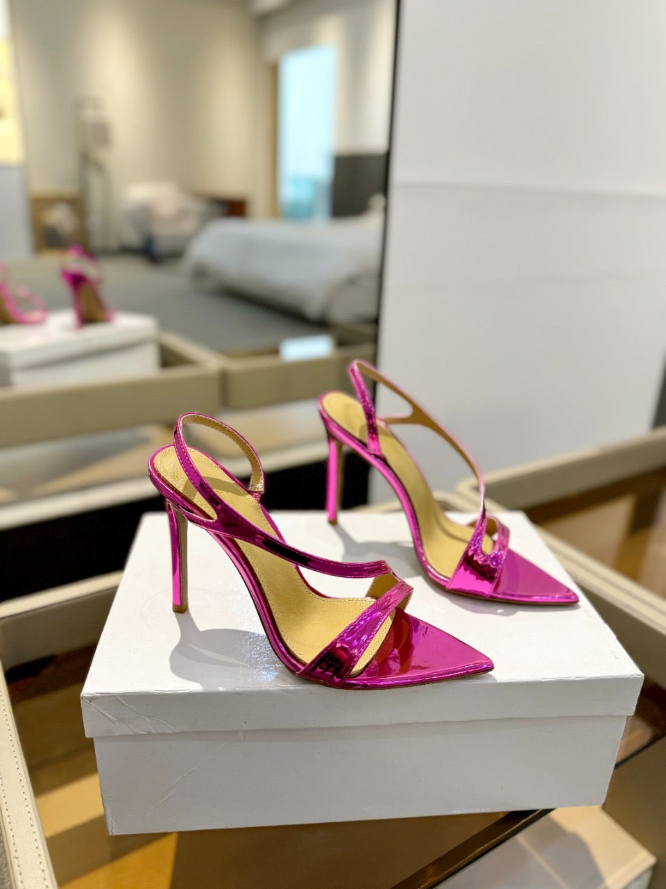 GIANVITO ROSSI 26S STRAPPY HIGH-HEEL SANDALS 105 MM IN DARK PINK PATENT CALFSKIN
