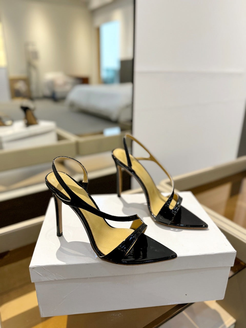 GIANVITO ROSSI 26S STRAPPY HIGH-HEEL SANDALS 105 MM IN BLACK PATENT CALFSKIN