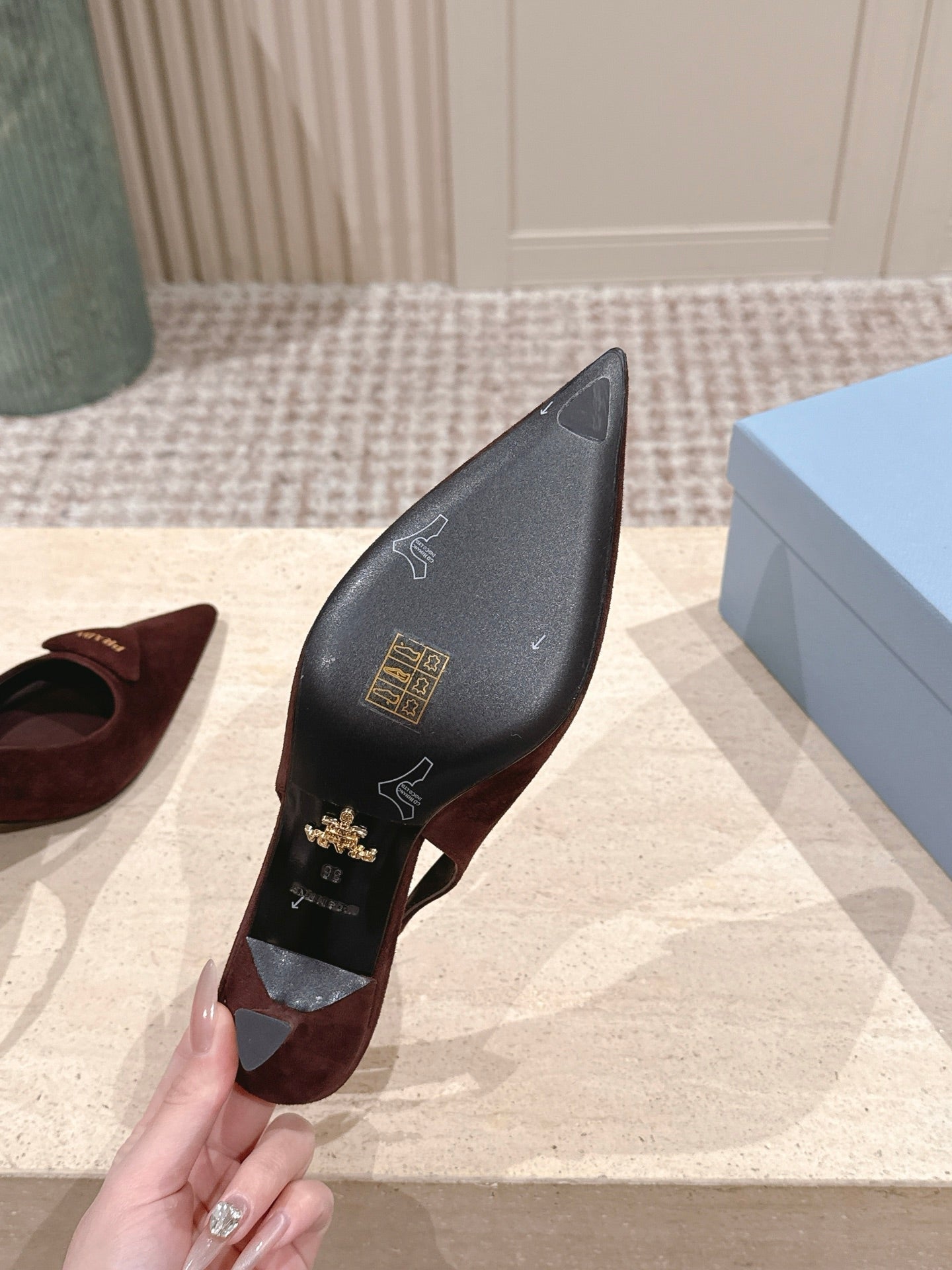 PRADA 26S POINTED-TOE SLINGBACK HEELS 75MM IN BURGUNDY BROWN SUEDE WITH LOGO